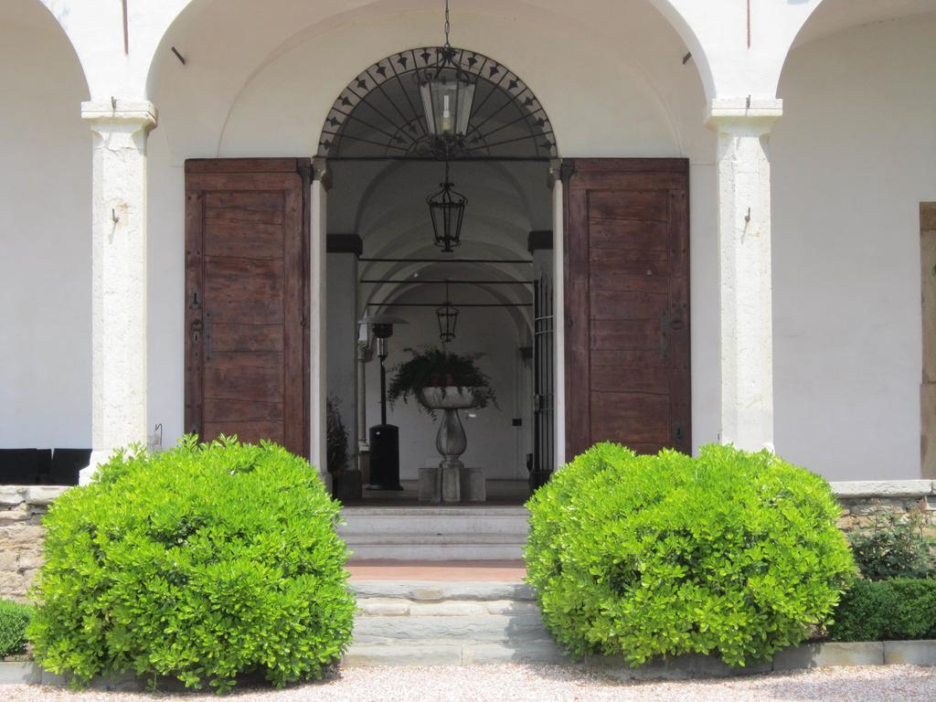 Castello Degli Angeli Hotel Carobbio degli Angeli Exterior photo