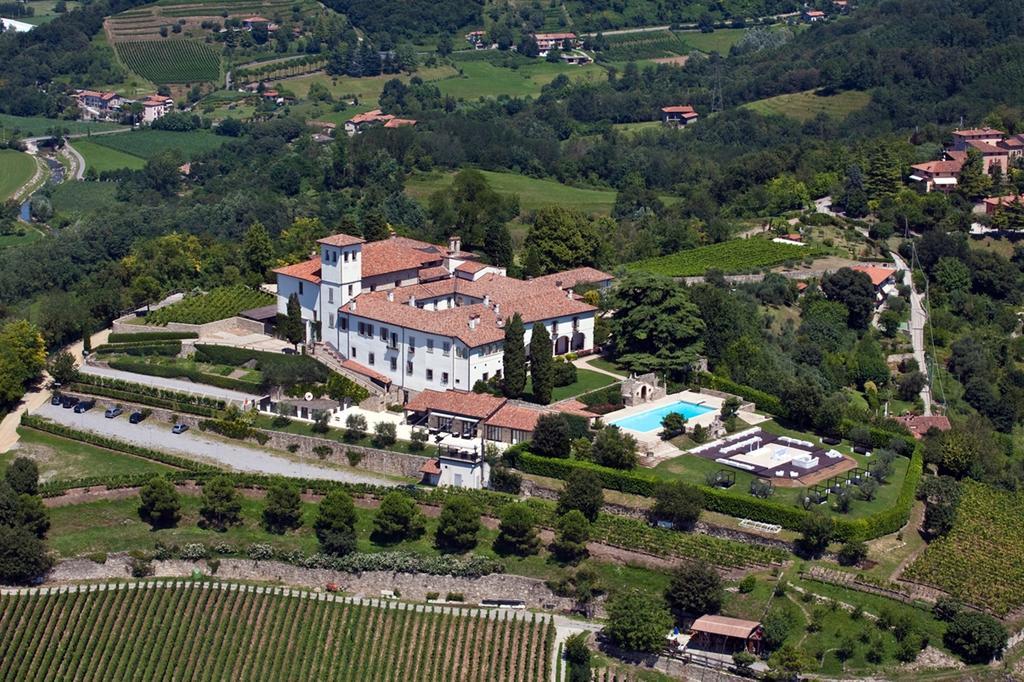 Castello Degli Angeli Hotel Carobbio degli Angeli Exterior photo